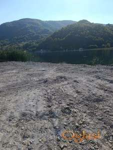 Prodaja placa na Zvorničkom jezeru
